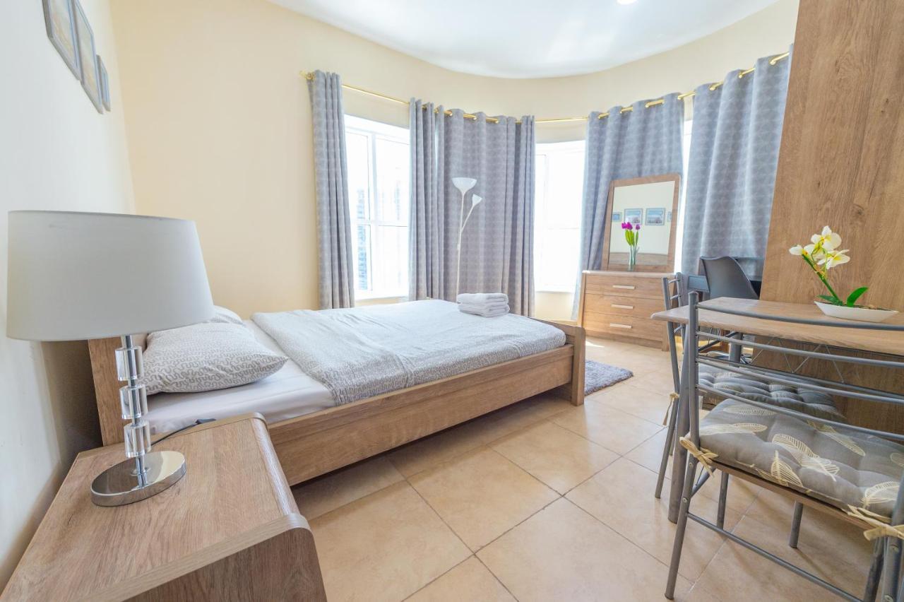 Luxury Escapes - Modern Budget Studio With Balcony In Jlt! Дубай Екстериор снимка